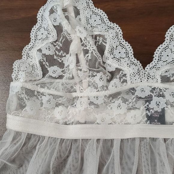 Victoria's Secret Ivory Lace & Mesh Chemise Babydoll Sheer Medium - Picture 3 of 9
